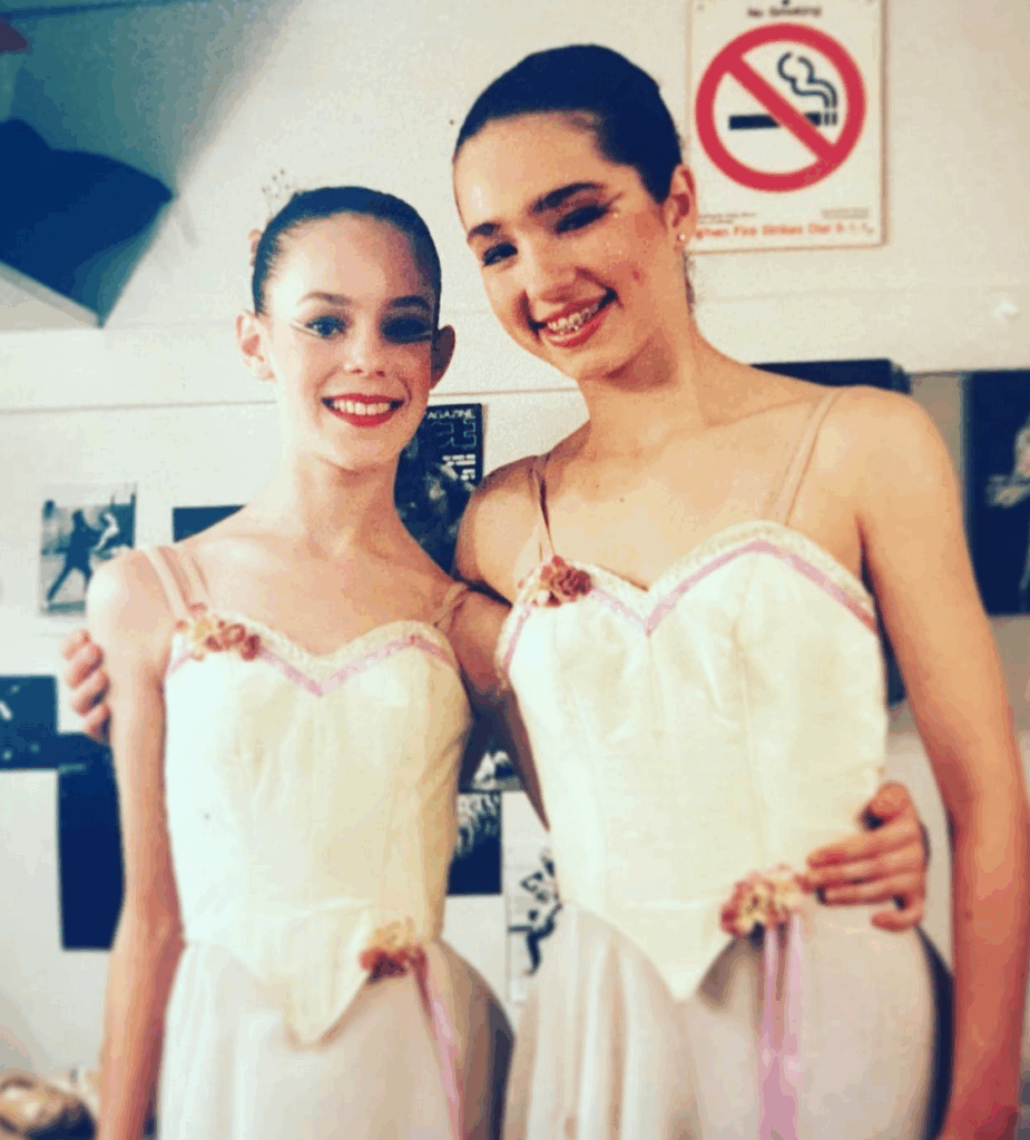La amistad de Lara y Genevieve floreció mientras aprendían ballet 